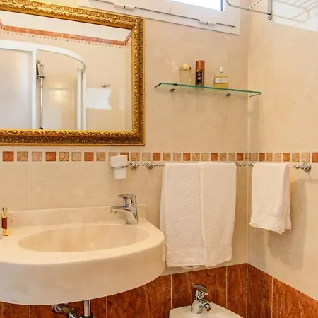 Nanni Hotel 3*