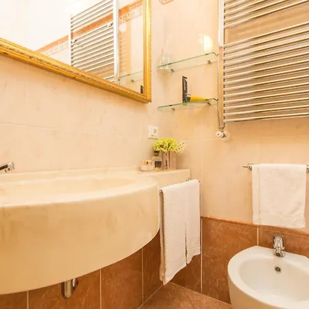 Nanni Hotel 3*