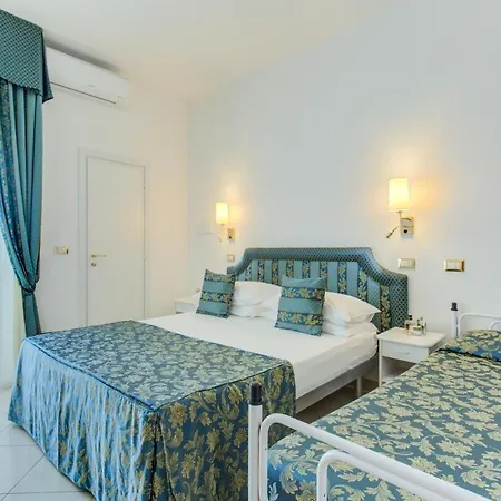 ホテル Nanni ベラーリア・イジェア・マリーナ