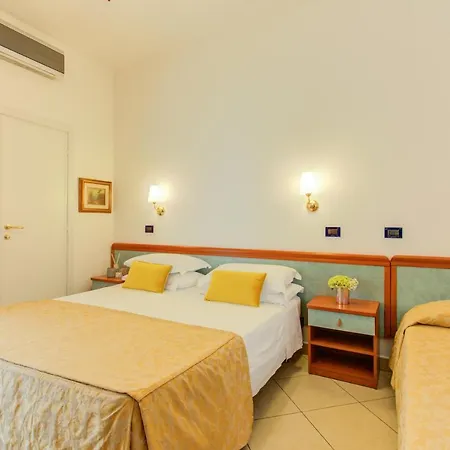 Nanni 3* ベラーリア・イジェア・マリーナ