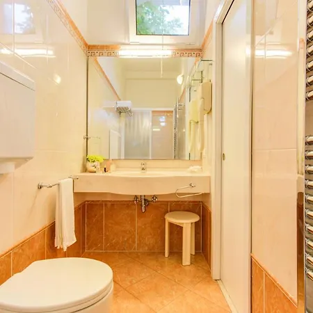 Nanni 3* ベラーリア・イジェア・マリーナ