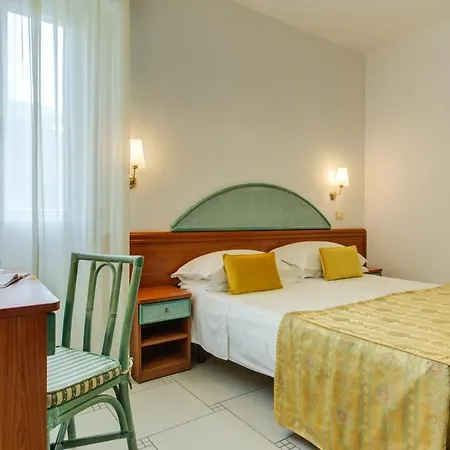 Nanni Hotel 3*