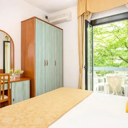 Nanni Hotel 3*